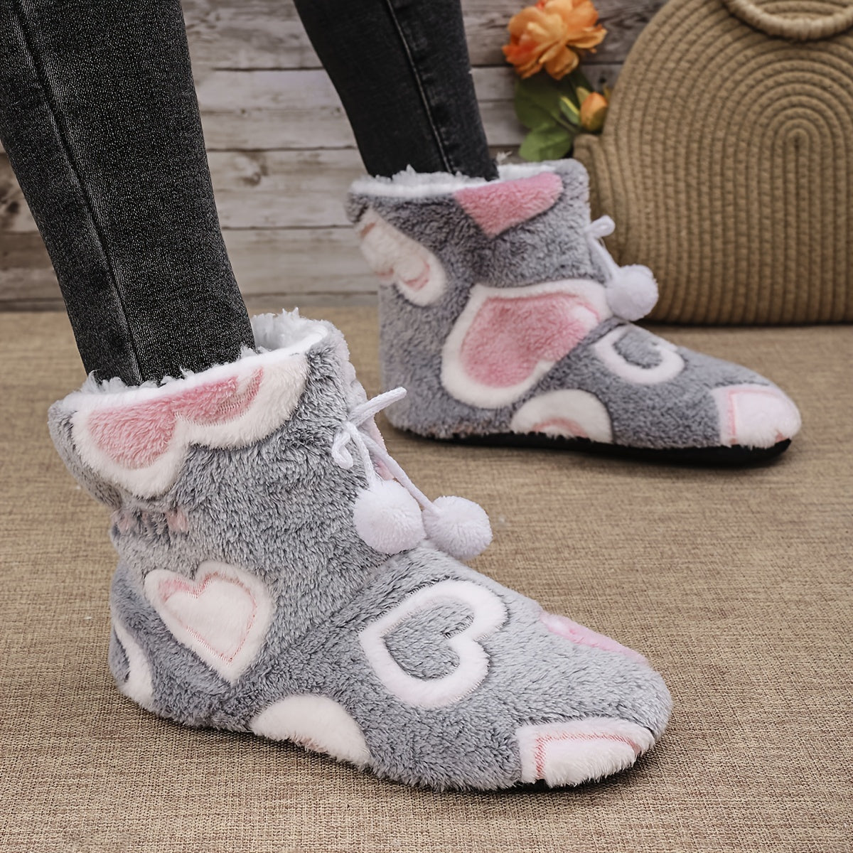 Women's Elegant Heart-Shaped Soft Sole Slippers, Winter Gray Quiet Home Shoes with Fabric Upper and Lining